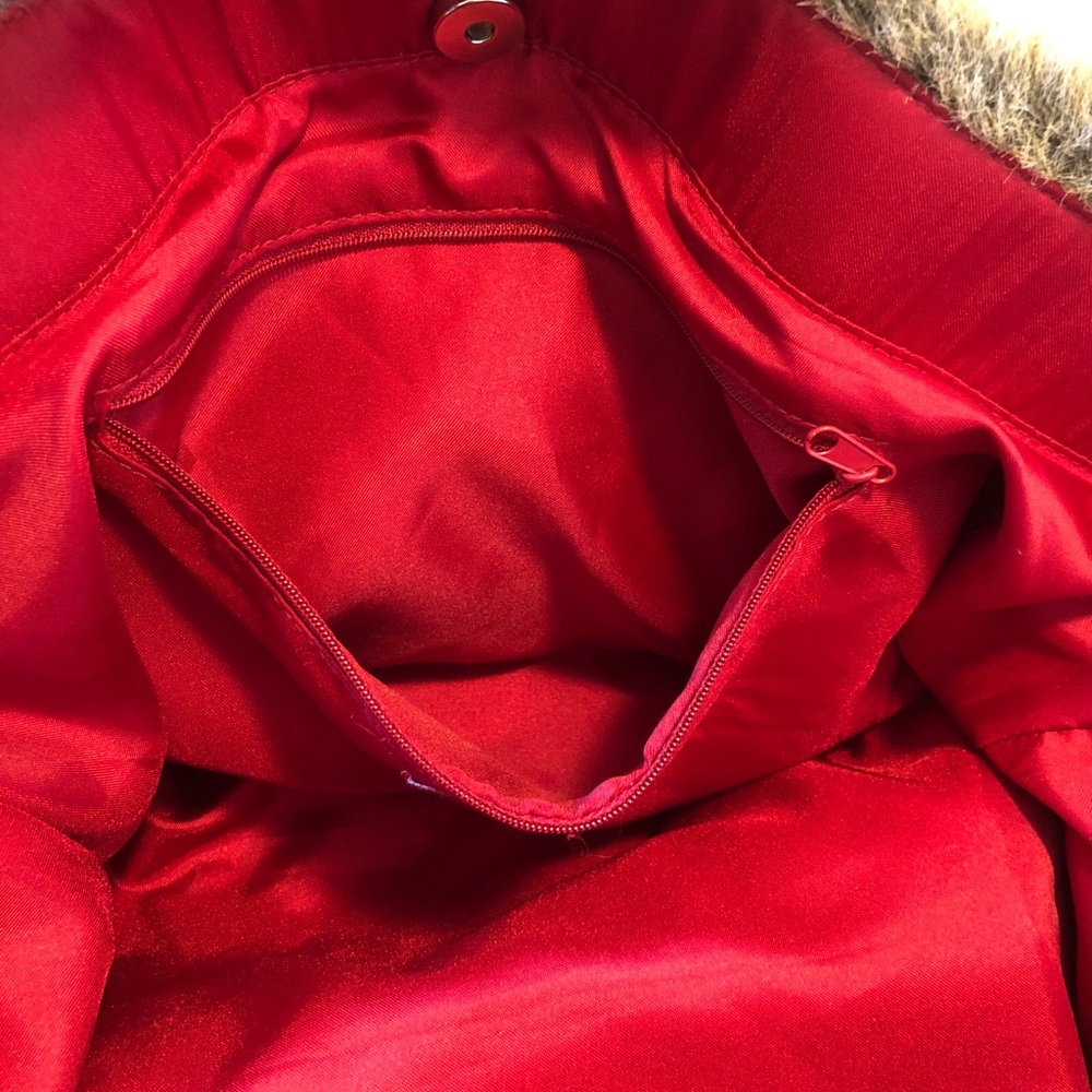 Bath & Body Works Limited Edition Red Quilted Holiday Tote Bag faux fur trim - Picture 7 of 11